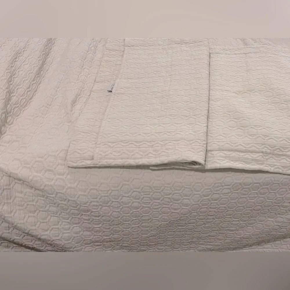 Luxury Linens Peacock Alley Queen Coverlet and Two Pillow Shams - Picture 4 of 5